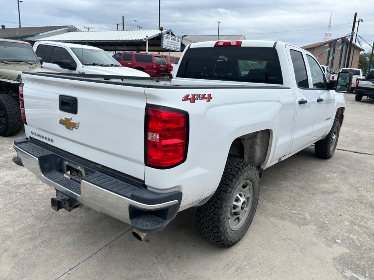 2019 White Chevrolet Silverado 2500HD Work Truck Double Cab 4WD (2GC2KREG7K1) with an 6.0L V8 OHV 16V engine, 6A transmission, located at 1687 Business 35 S, New Braunfels, TX, 78130, (830) 625-7159, 29.655487, -98.051491 - Photo#6